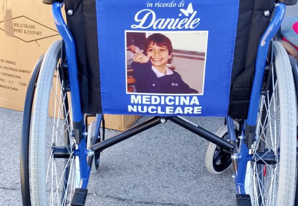 Donazione 1 sedia rotelle reparto di Medicina Nucleare + 4 Poltrone per Operatori del Centralino ospedale S.M.Goretti di Latina