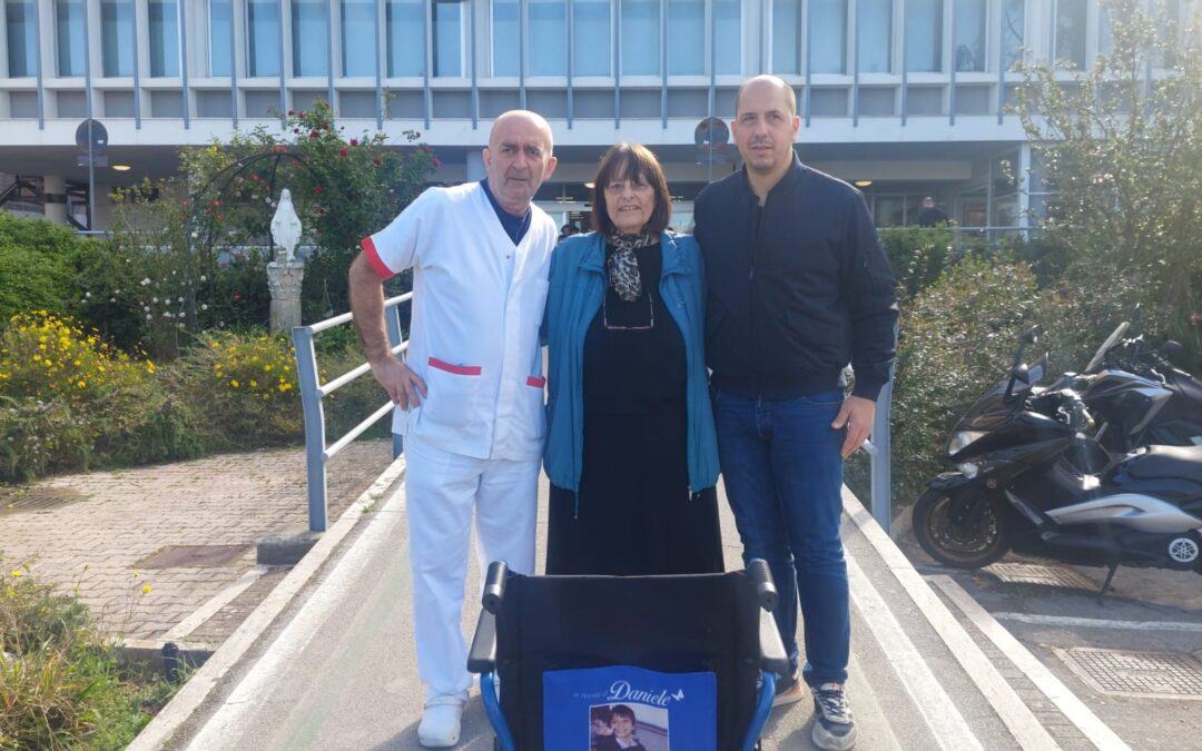 Donazione sedia a rotelle per Poliambulatorio Piastra C Ospedale Santa Maria Goretti di Latina